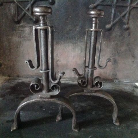 Paire de chenets porte-broche en fer forg� 200 Fontvieille (13)