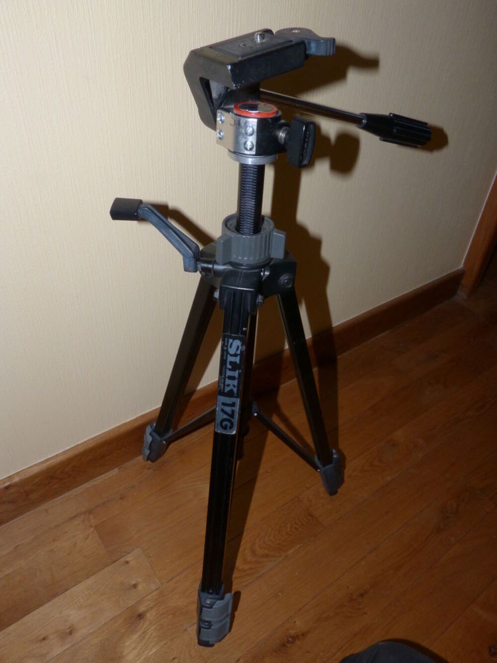 PIED APPAREIL PHOTO Photos/Video/TV