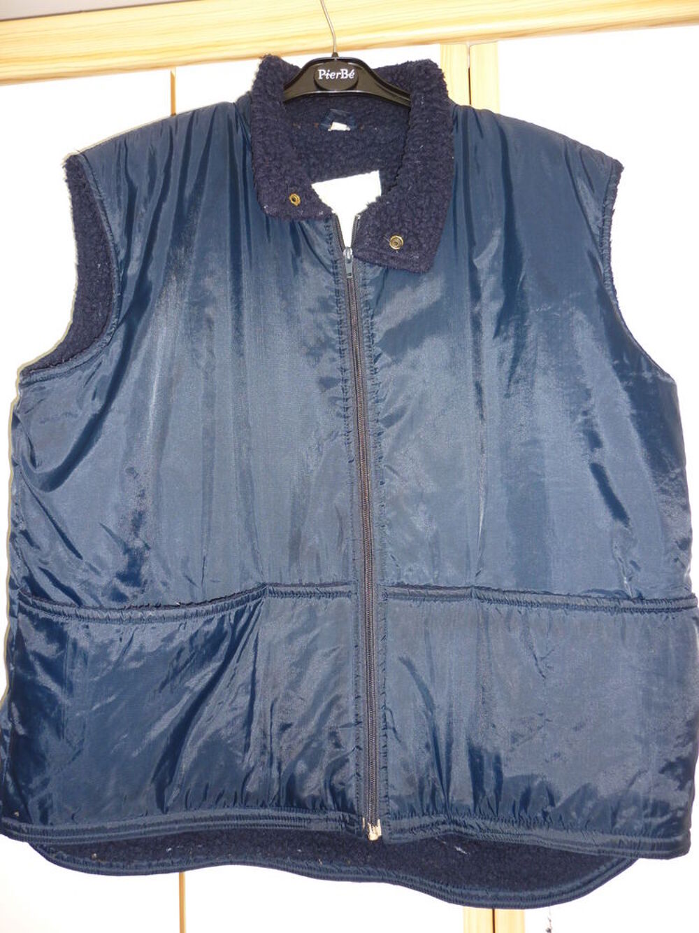 VESTE SANS MANCHE MARINE FOURREE XL Vêtements
