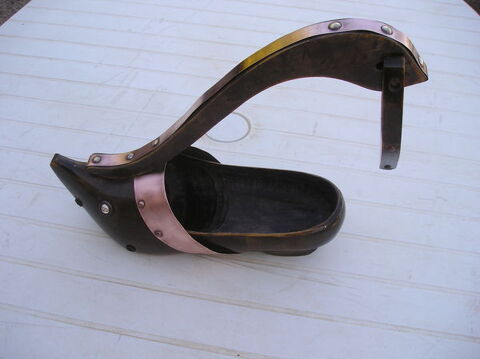 v�ritable et vieux sabot-porte bouteille de montagne 15 Sept�mes-les-Vallons (13)