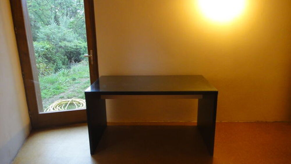 Bureau noir 140 x 75cm Meubles