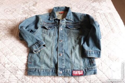 VESTE EN JEAN TAILLE 10 ANS GARCON 10 Boigny-sur-Bionne (45)
