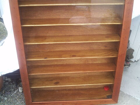 VITRINE MURALE 80 Villedieu-la-Bloure (49)