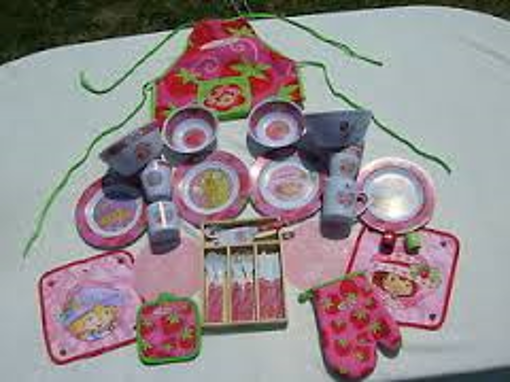 m&eacute;nag&egrave;re Charlotte aux Fraises Jeux / jouets