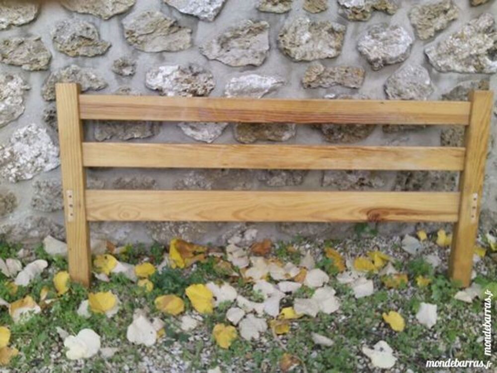 Lit 140 + table avec 4 chaises pin massif Meubles