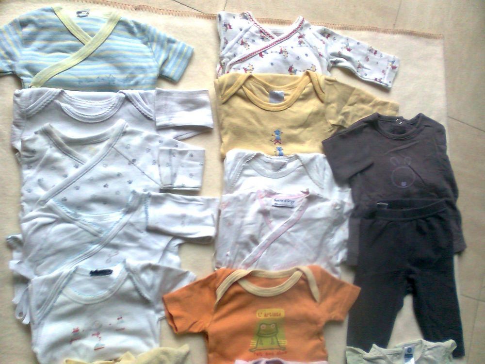 lot 12 - 17 pi&egrave;ces b&eacute;b&eacute; 3 mois - zoe Vêtements enfants