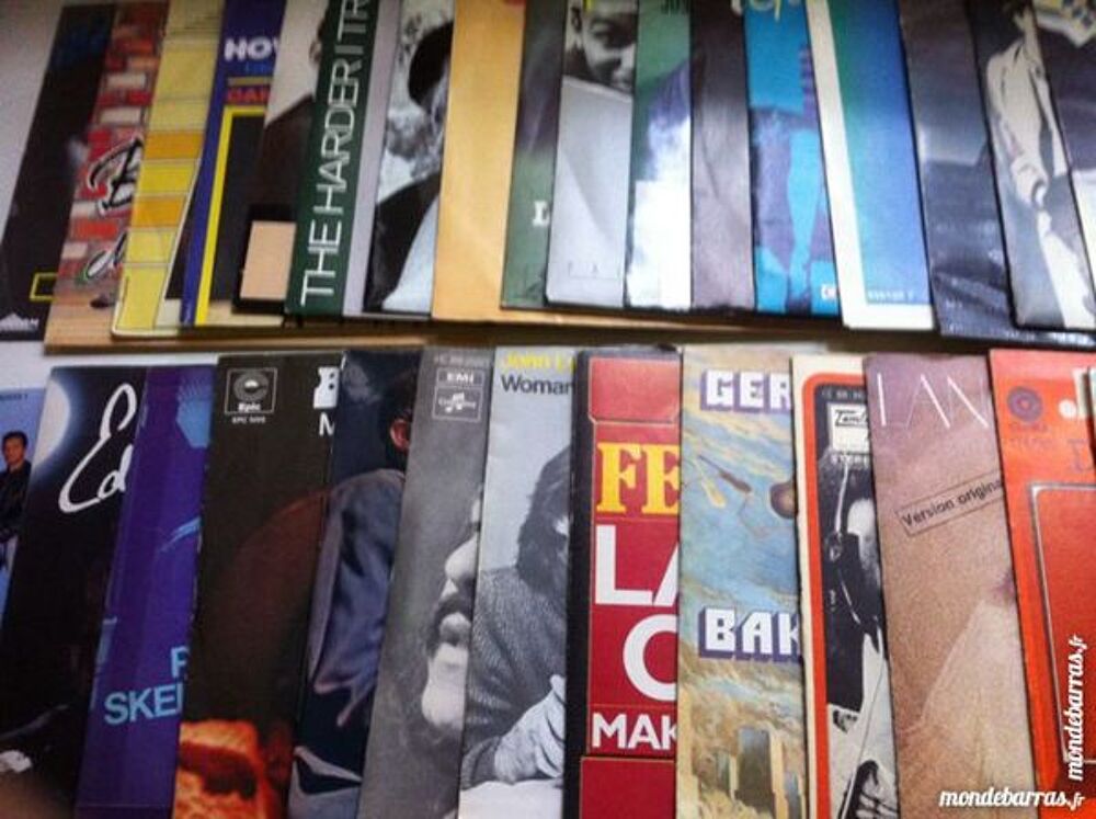 Collectionneurs : s&eacute;rie de 243 vinyls 45 T CD et vinyles