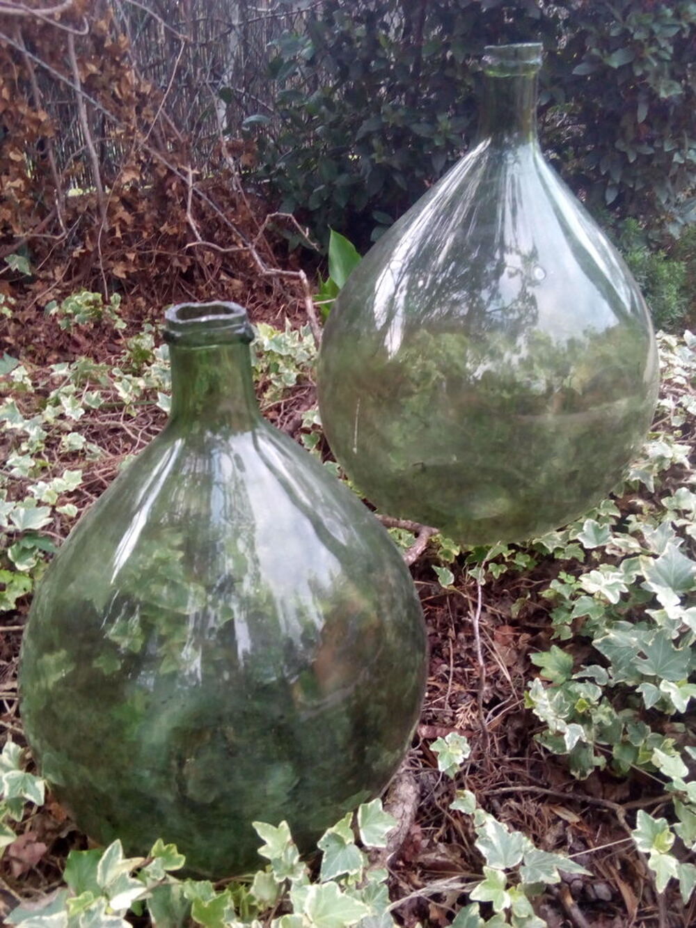 GROSSES DAME JEANNE de 20 et 15 L en verre vert Décoration