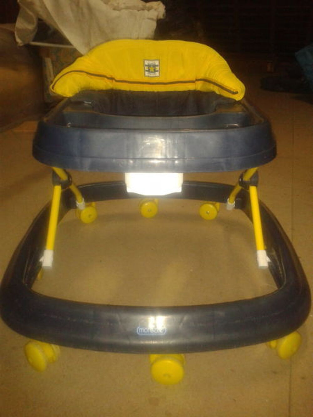 AV 2 trotteurs Puériculture