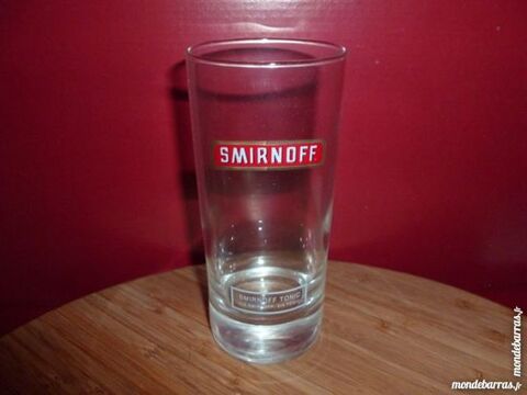 T33: 6 verres  vodka SMIRNOFF tubes, logo rouge 7 Vaural (95)