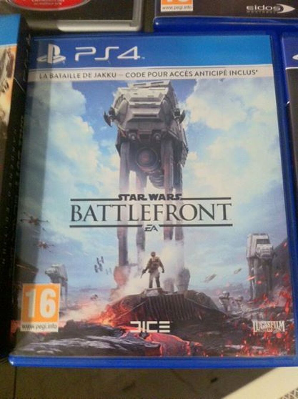 playstation 4 + 6 jeux Consoles et jeux vidéos