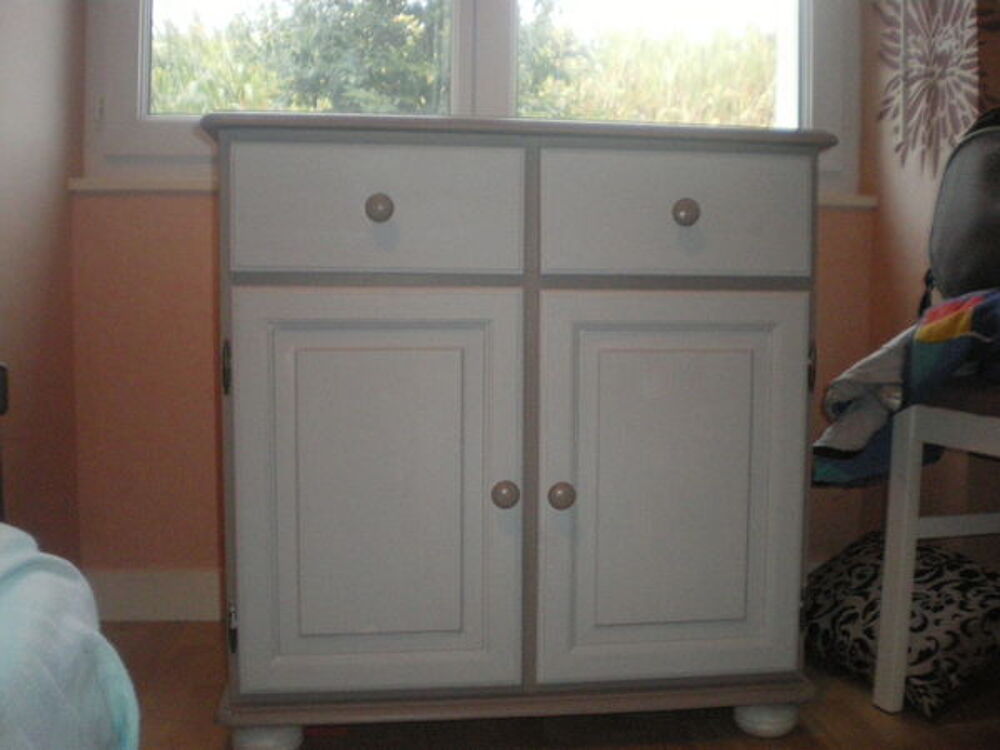 URGENT commode en pin peinte Meubles