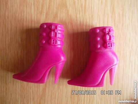 PETITES BOTTES ROSES 1 Chambly (60)