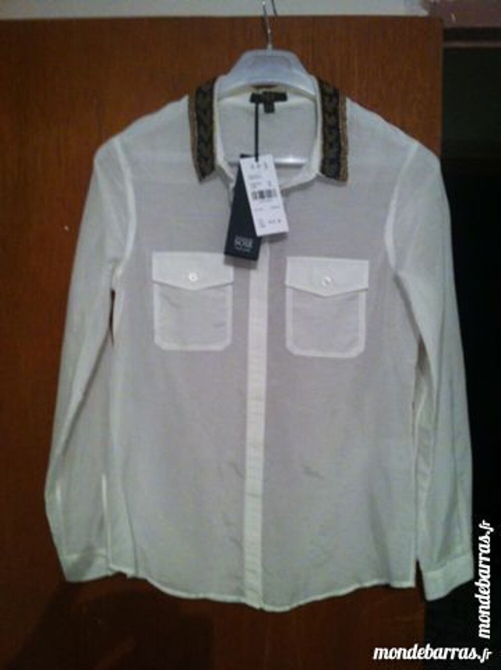 Tr&egrave;s belle chemise touche de soie Vêtements