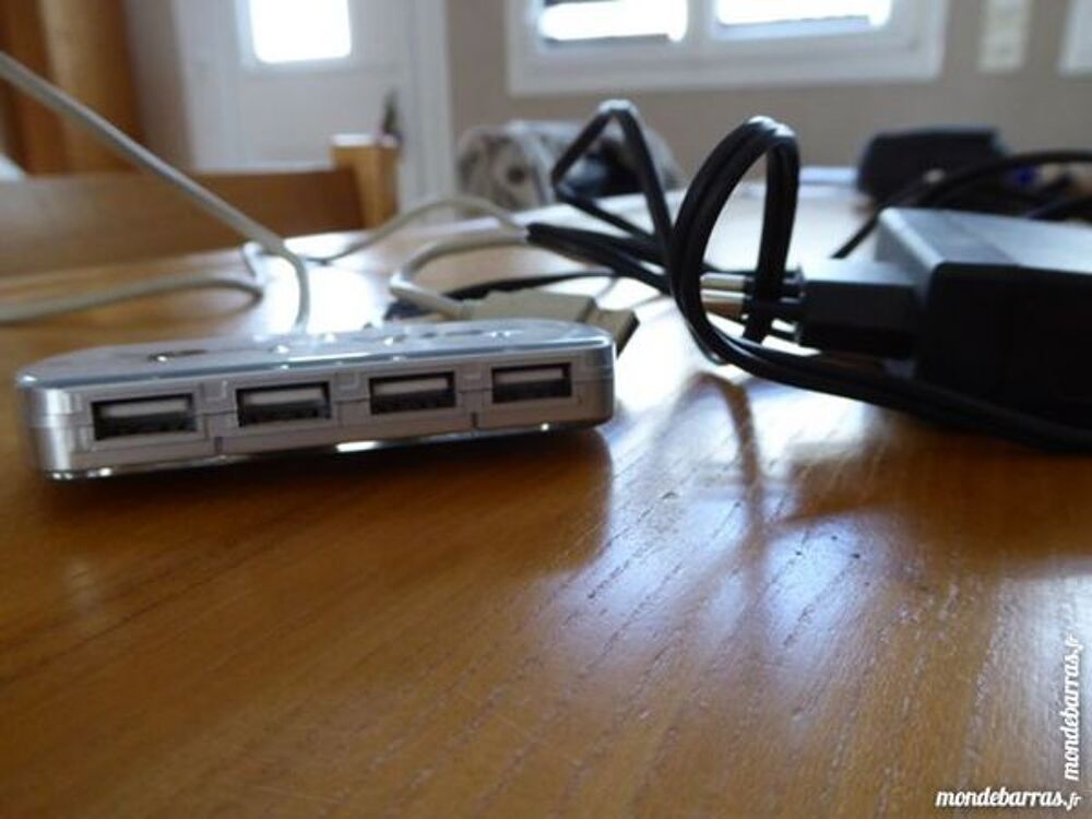 Cable USB 4 PORTS Matériel informatique