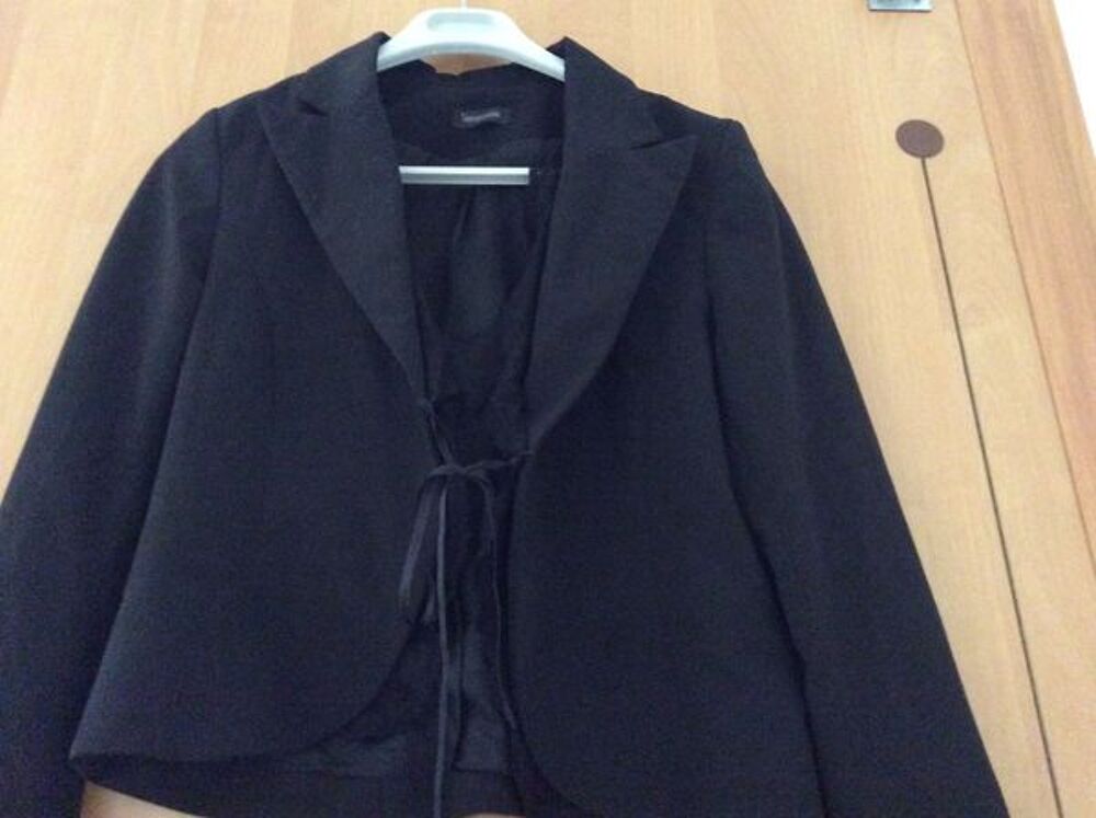 Veste col dentelle noire Vêtements