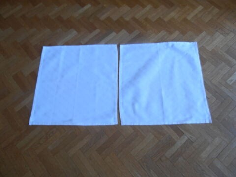 2 serviettes beiges (79) 3 Tours (37)