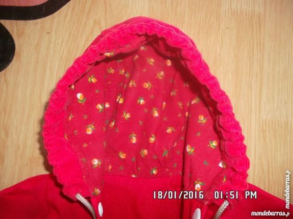 manteau rouge pour poup&eacute;e Jeux / jouets