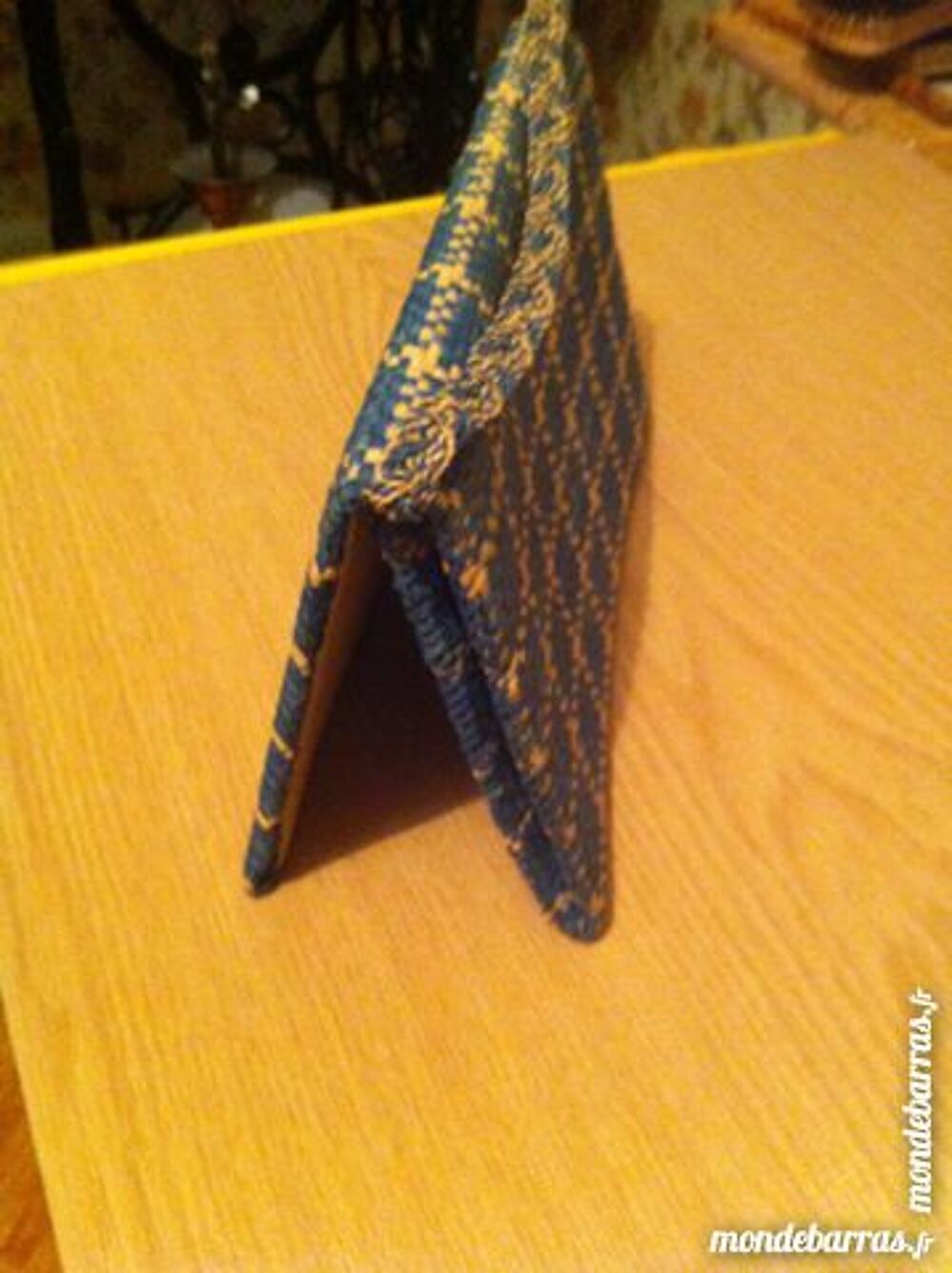 pochette en paille tress&eacute;e Bijoux et montres