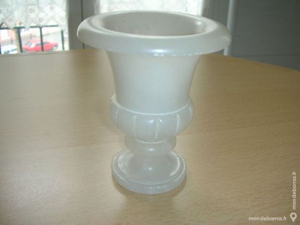 Vase en alb&acirc;tre Décoration
