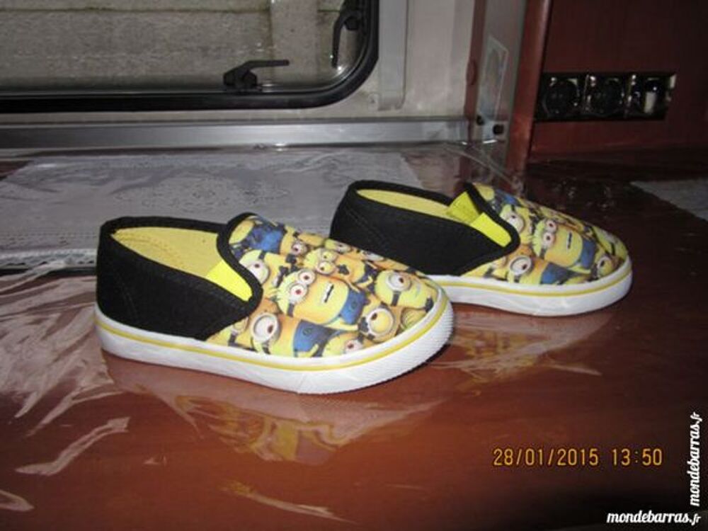 BASKET MINNIONS NEUF Chaussures
