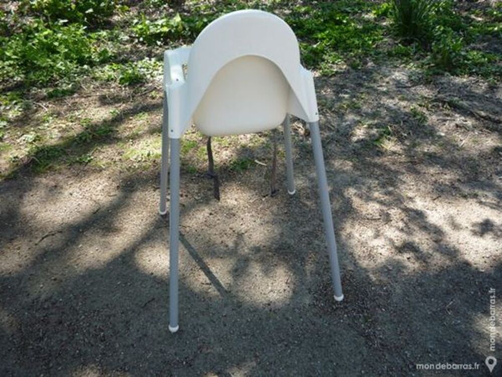 Chaise haute b&eacute;b&eacute; Puériculture