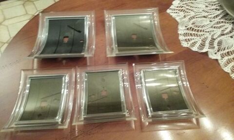 5 cadres en plastique 2 formats 12 Lésigny (77)