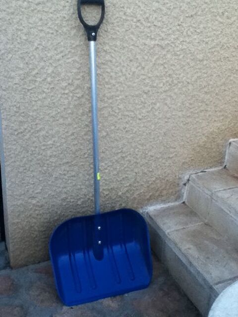 Pelle  neige 9 Issoire (63)