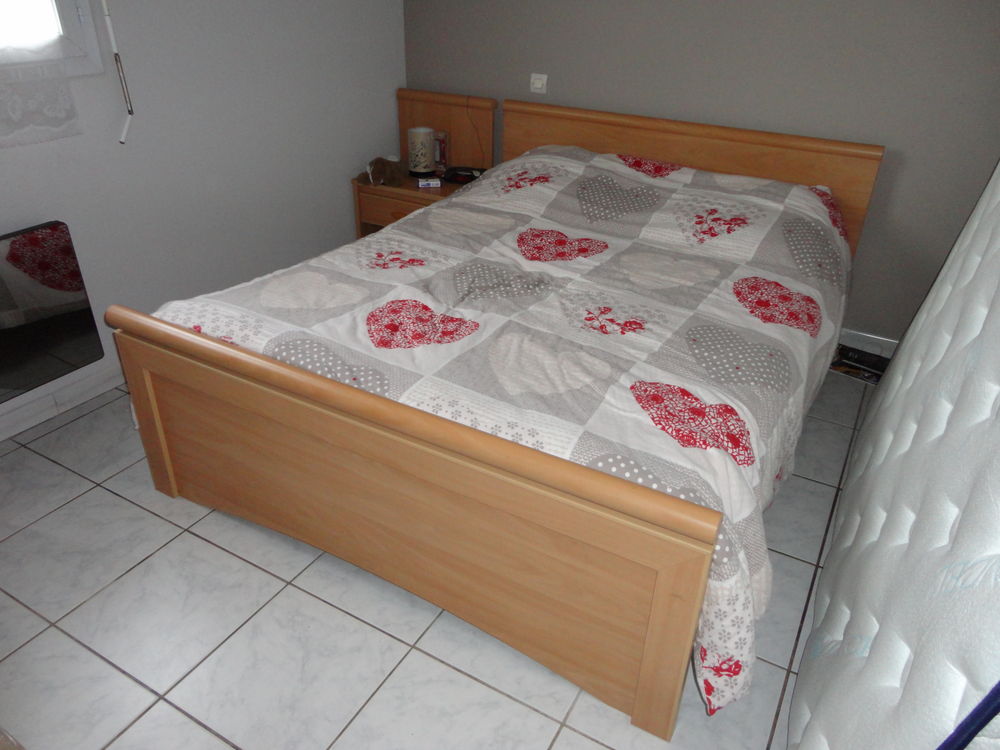 LIT + SOMMIER + TABLE DE CHEVET Meubles