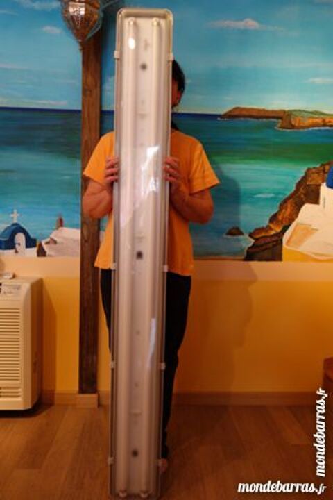 �clairage ext�rieur �tanche 2 X 58 watts 159 cms 35 La Meurdraqui�re (50)