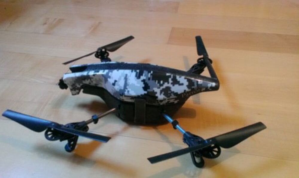 AR.Drone 2.0 Parrot + Accessoires Jeux / jouets