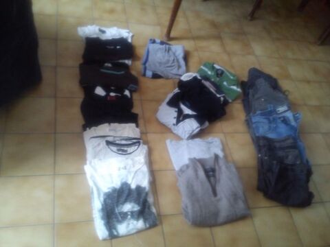 Lot de v�temenst masculin Taille S 8 Ancenis (44)