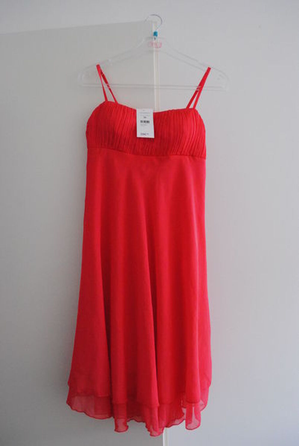 Robe corail Taille 36
Vêtements