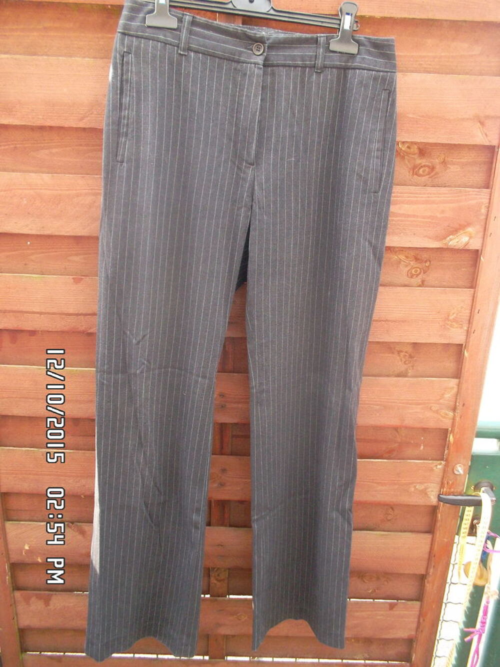 PANTALON GRIS A RAYURES LA CITY*JUSTE 2E*KIKI60230 Vêtements