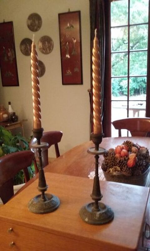 Paire de bougeoirs en mtal noir 85 Lsigny (77)