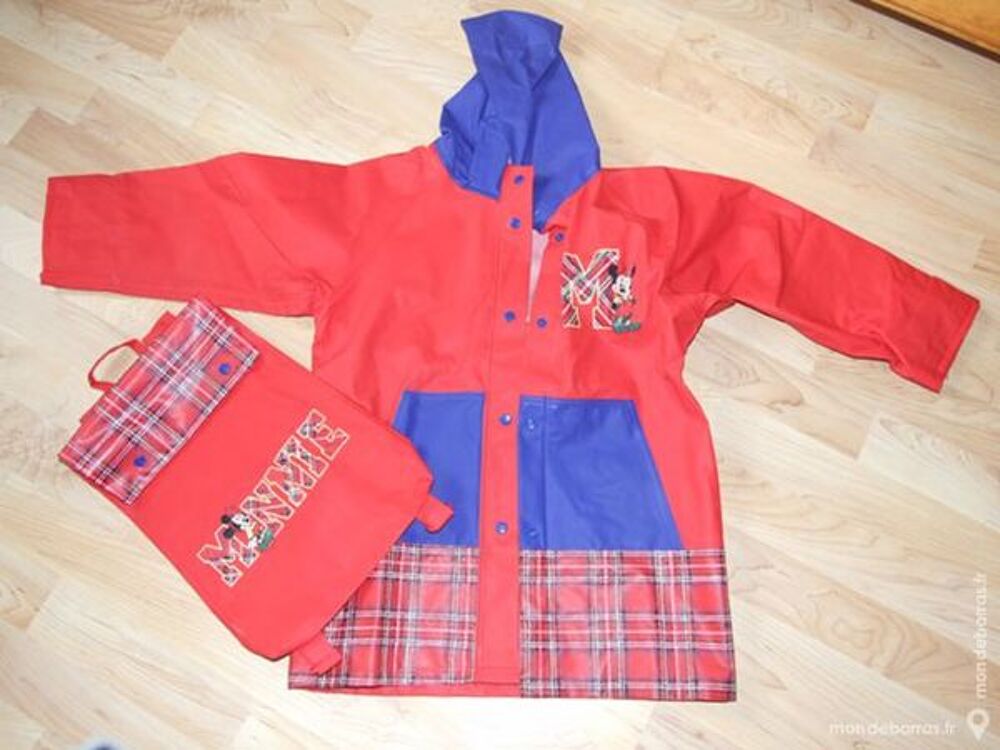 v&ecirc;tement pluie DISNEY +sac Vêtements enfants