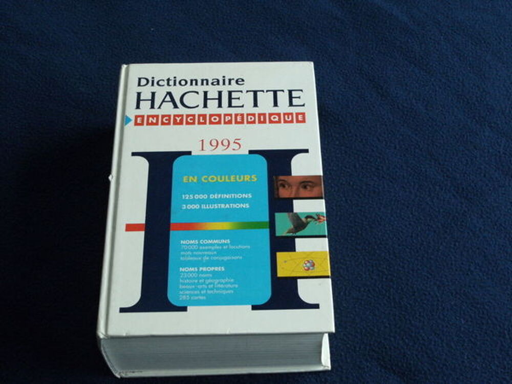 DICTIONNAIRE HACHETTE Livres et BD