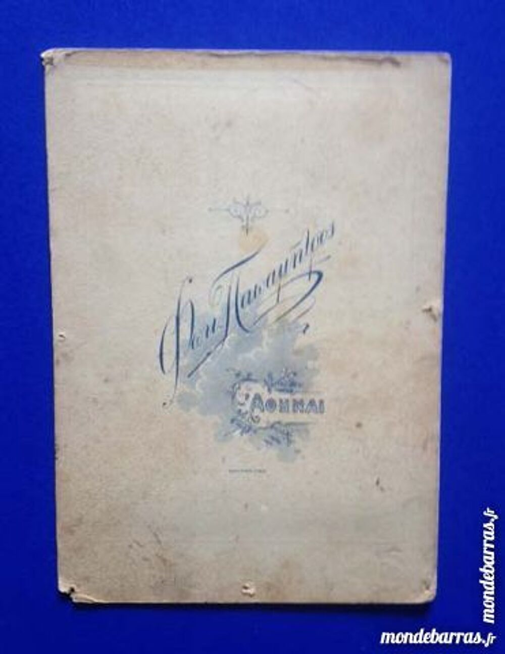 Photo ancienne d'une femme avec cachet de cire 