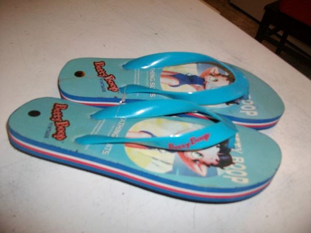 Tongs Bleu Turquoise Betty Boop pt 38-neufs- &agrave; 3,50  Chaussures