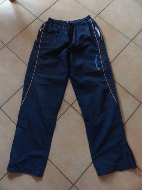 jogging taille M 
10 Viriat (01)