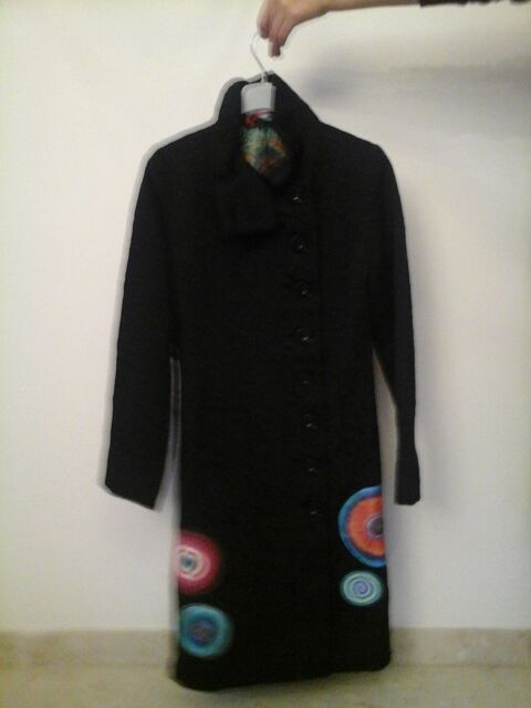 Manteau DESIGUAL noir avec rond colors  35 Aubergenville (78)