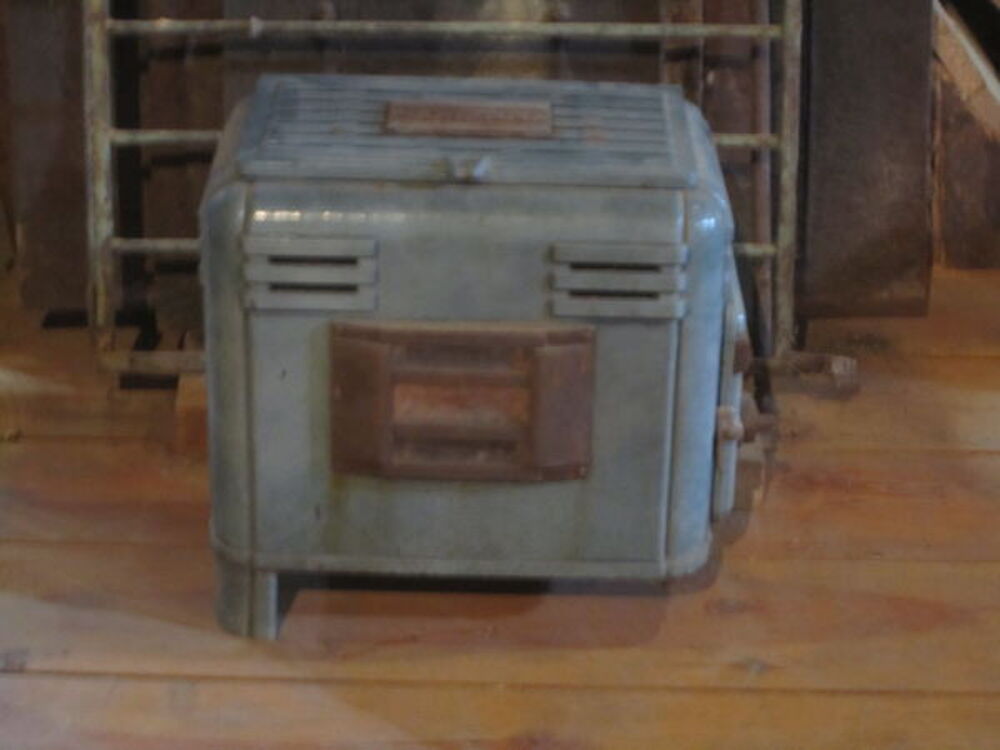Petit po&egrave;le fonte &eacute;maill&eacute;e Décoration