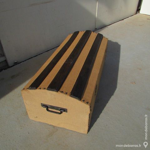 Petite malle bomb�e 50 Paris 15 (75)