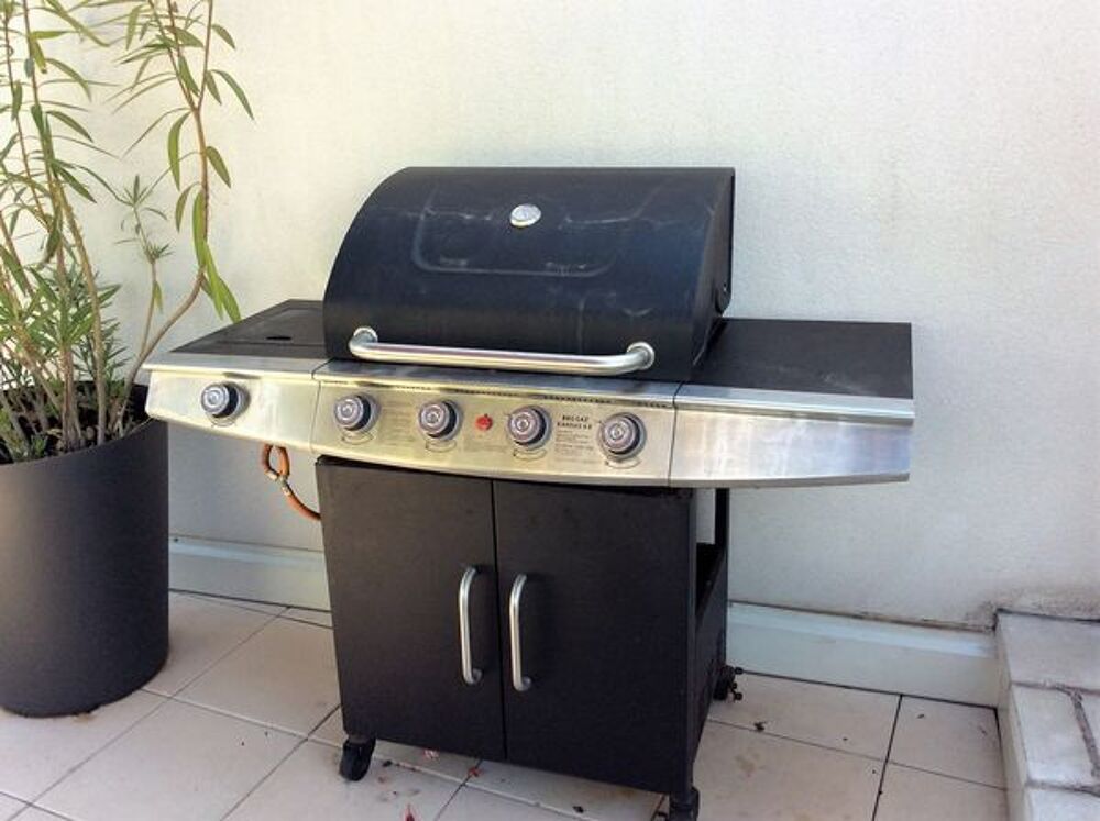 table de jardin et barbecue Meubles