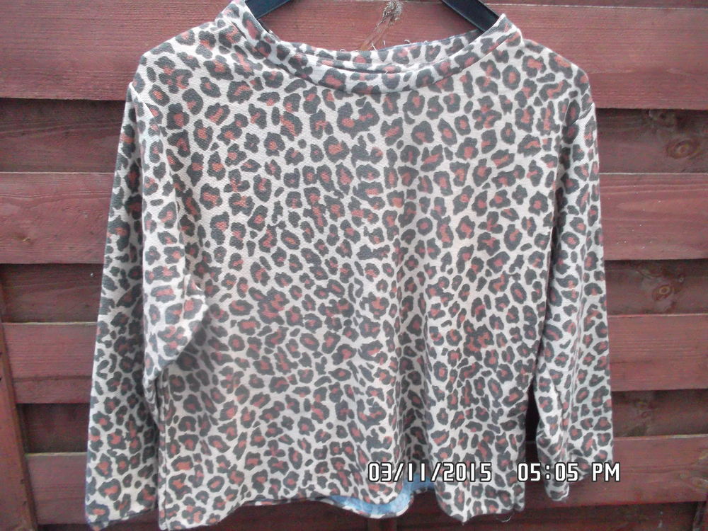 HAUT LEOPARD*JUSTE 2E*KIKI60230 Vêtements