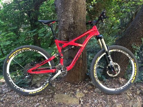 VTT specialized enduro comp 26 plu taille M 1800 Nice (06)