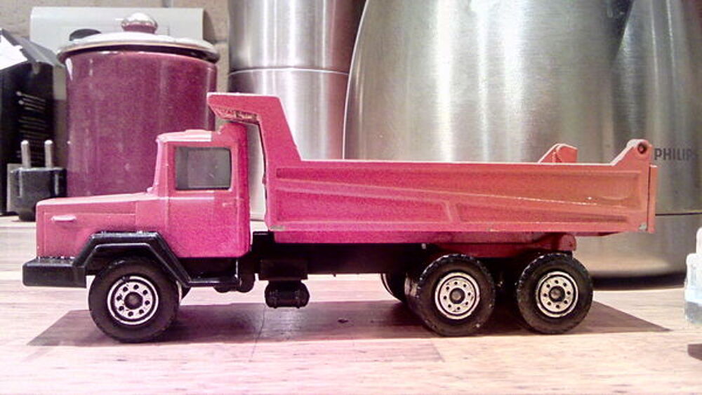 Camion IVECO - benne . 