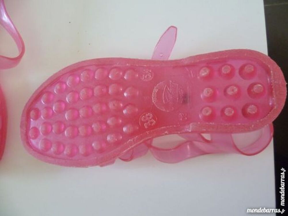 chaussures plastique rouge plage Chaussures