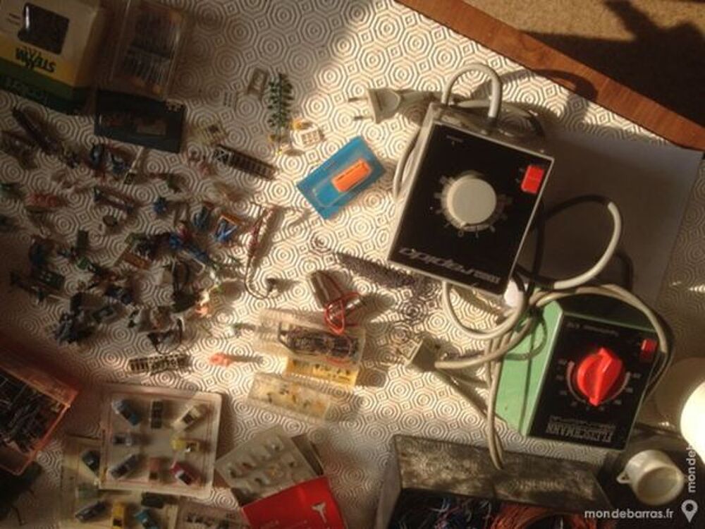 Circuit et accessoir train &eacute;lectrique Jeux / jouets