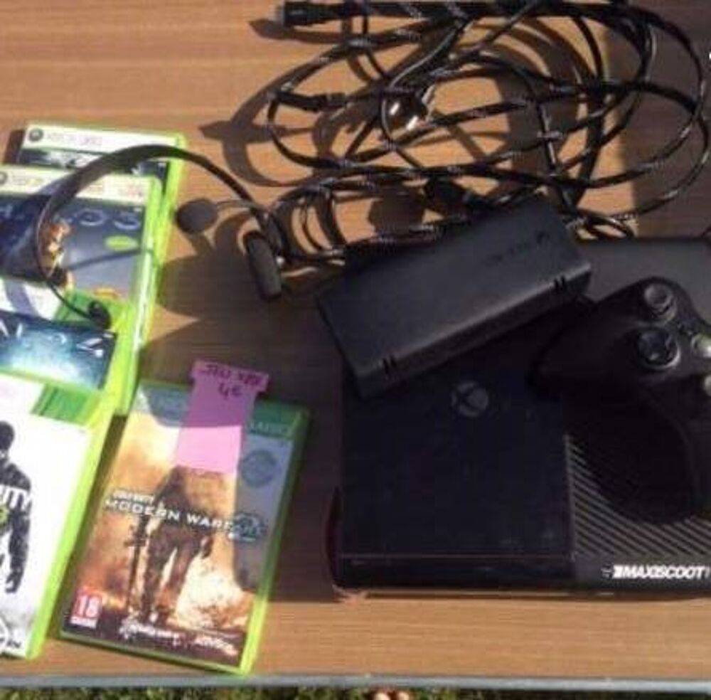 Console 360 coloris noir TBE Consoles et jeux vidos